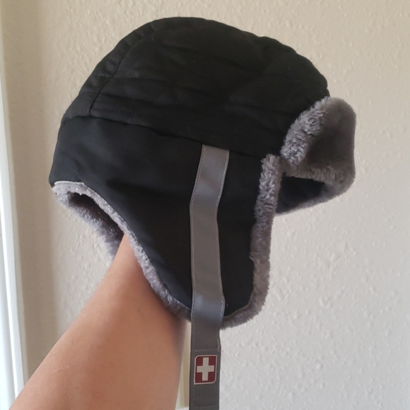 Trapper hat - Picture 2 of 3